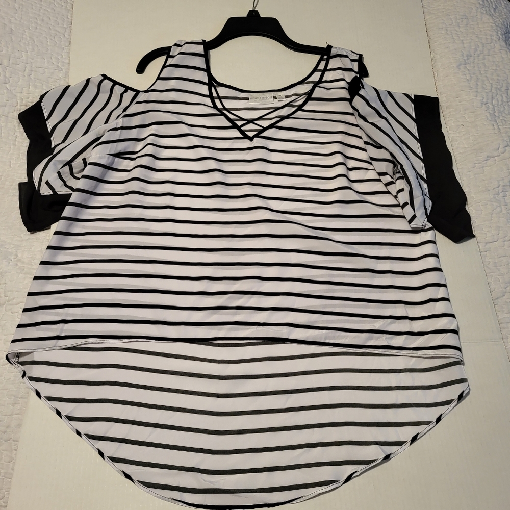 Bisou  Bisou, women top